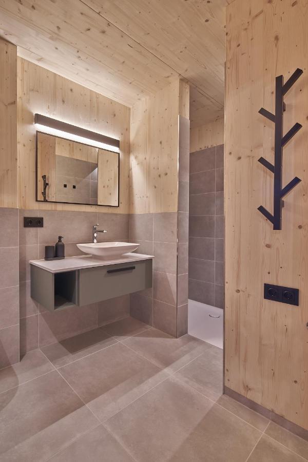 Black Forest Lodges - Gehobene Ferienwohnungen Mit Privatsaunas Tulfes Kültér fotó
